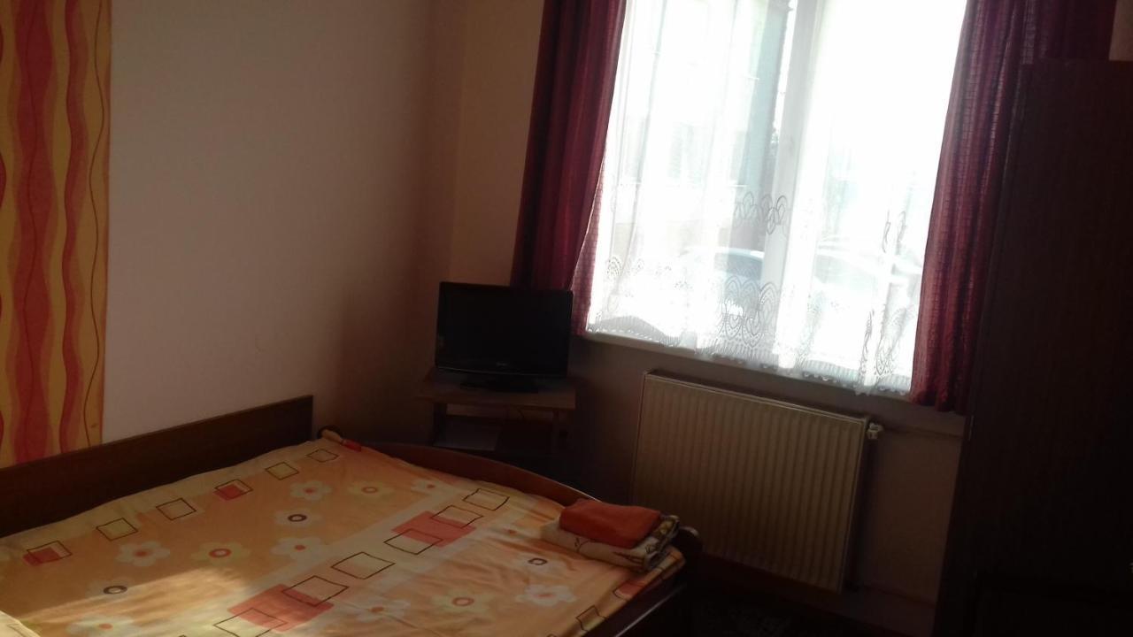 Hostel Jax Торунь Экстерьер фото