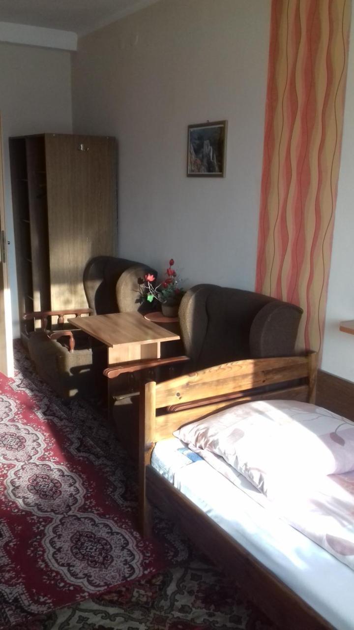 Hostel Jax Торунь Экстерьер фото