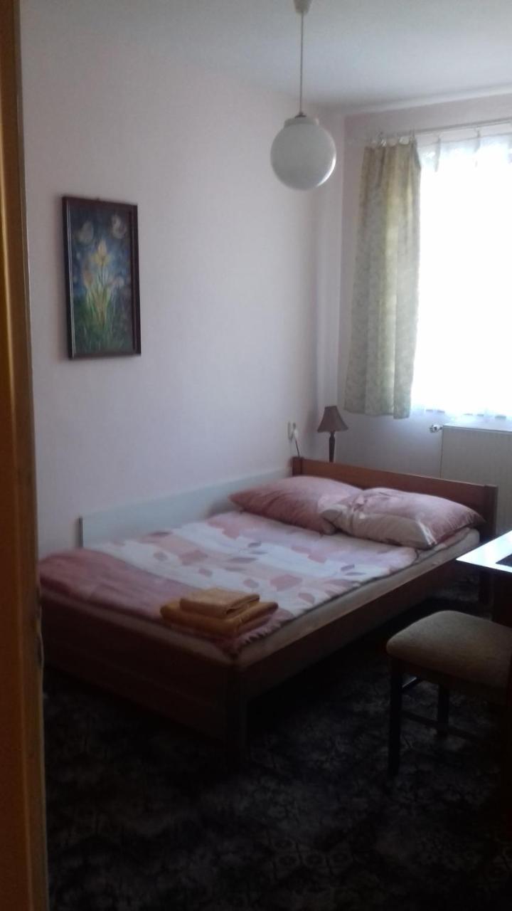 Hostel Jax Торунь Экстерьер фото